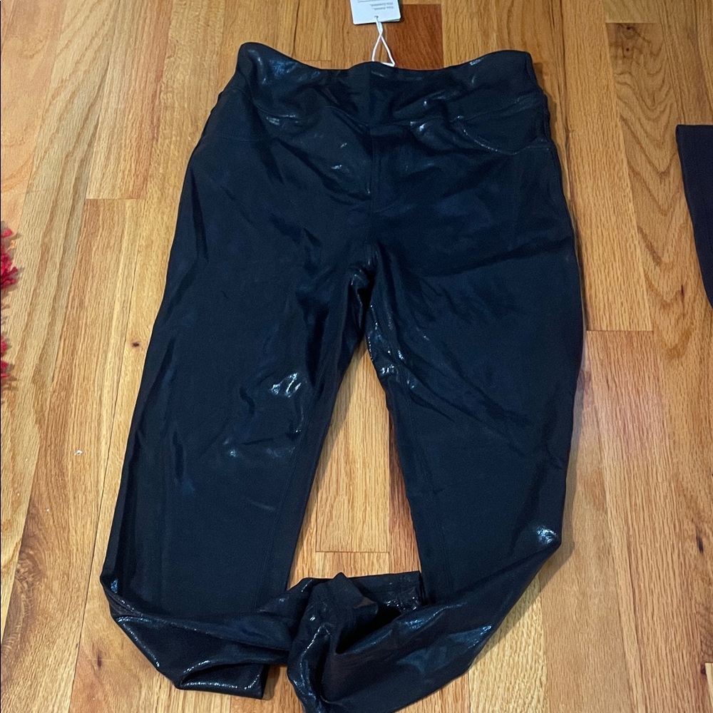 HALARA Black Shiny Leggings